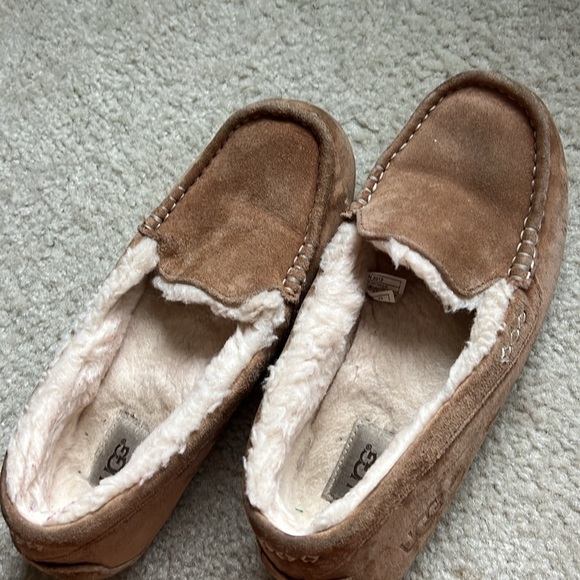 Ugg Chesnut Slippers Size 10 - Picture 4 of 4